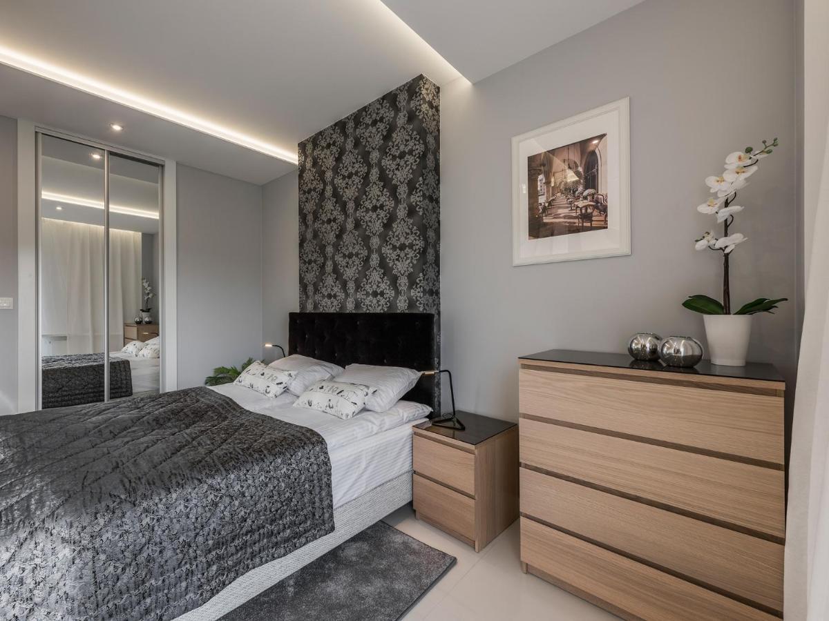 Black Pearl Apartment Krakow Dış mekan fotoğraf